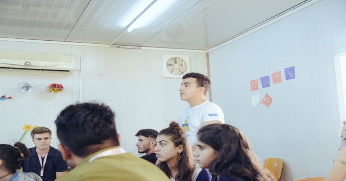 เด็กอายุ 16 ปี จากค่ายผู้ลี้ภัยชาวซีเรียในอิรัก กำลังสอนผู้คนในค่ายเกี่ยวกับ cryptocurrency