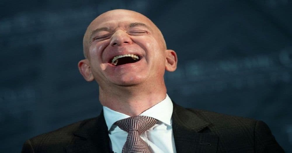 จะเกิดอะไรขึ้นถ้าหาก Jeff Bezos ของ Amazon กวาดซื้อ Bitcoin ไปทั้งหมด