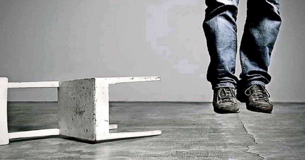 หนุ่มผูกคอตายเสียชีวิต...คาดถูกหลอกลงทุนแชร์ลูกโซ่ที่แอบอ้าง Bitcoin จนหมดตัว